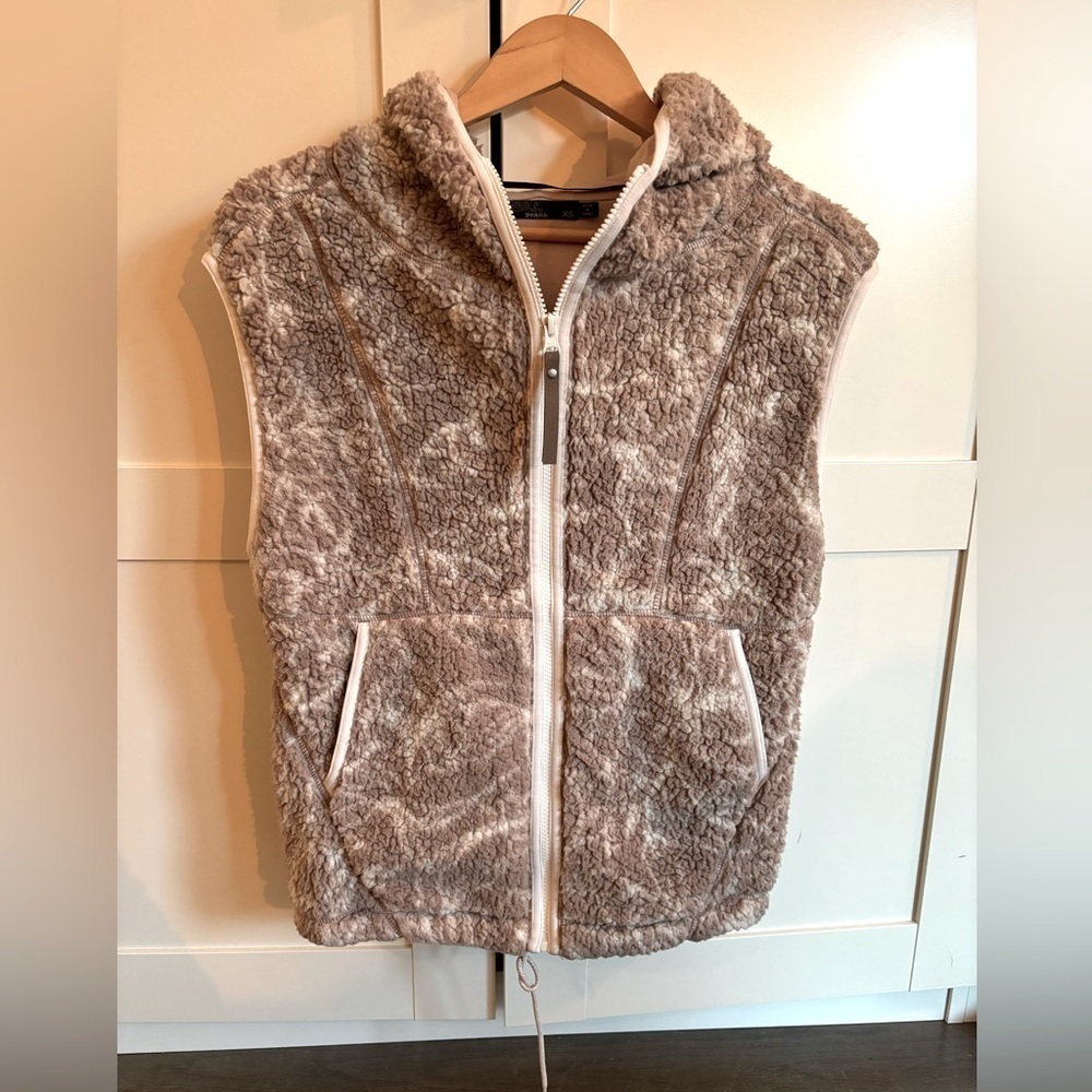Prana Permafrost Sherpa Hooded Vest Size XS - Picture 4 of 10